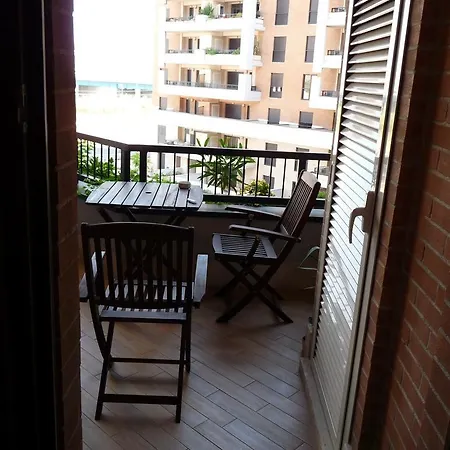 Domus Fiera Di Roma Village דירה