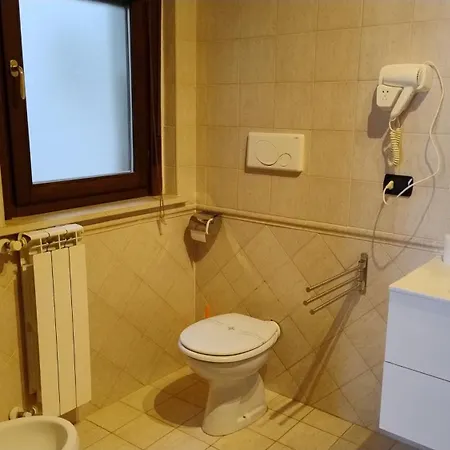 Domus Fiera Di Roma Village דירה *
