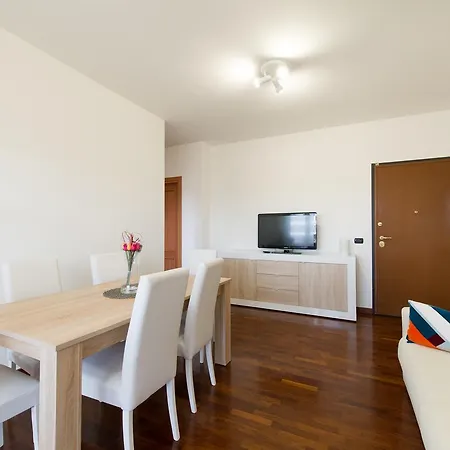 Domus Fiera Di Roma Village