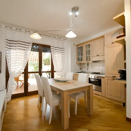 Domus Fiera Di Roma Village דירה *