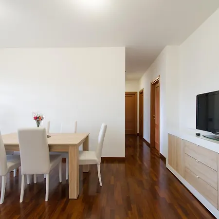 Domus Fiera Di Roma Village פיומיצ'ינו